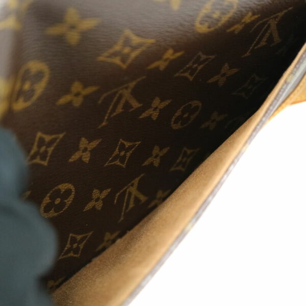 22 1497 8 Louis Vuitton Sologne Shoulder Bag Monogram