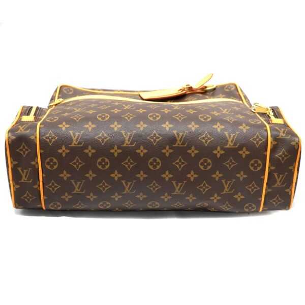 22 4417 5 Louis Vuitton Saxophone Squash Monogram Messenger Bag