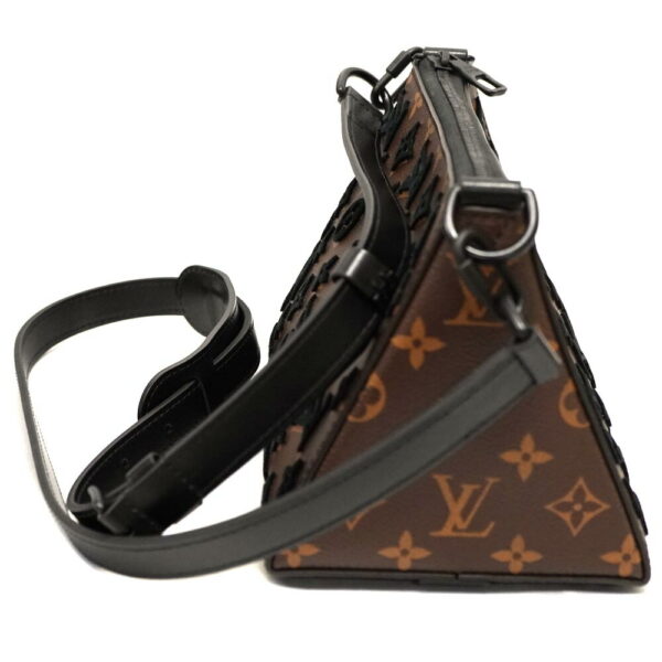 22 5675 3 Louis Vuitton Triangle Messenger Bag Monogram Taffetage Brown