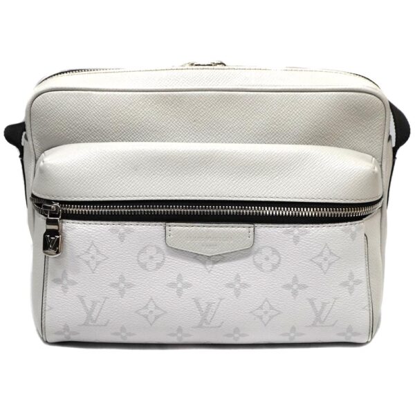 22 6009 1 Louis Vuitton Outdoor Messenger PM Canvas Taiga Leather White