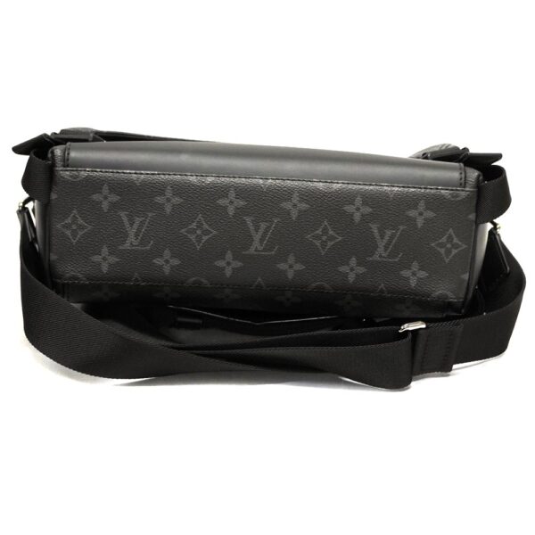 22 6040 5 Louis Vuitton Messenger Voyage Shoulder Bag Monogram Eclipse Black