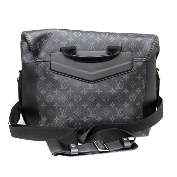 22 6672 2 1 Louis Vuitton Messenger Voyage PM Shoulder Bag Eclipse Black