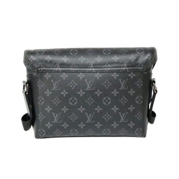 22 6799 3 Louis Vuitton Messenger Voyage PM Shoulder Bag