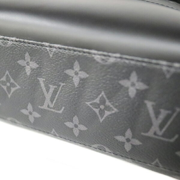 22 6799 5 Louis Vuitton Messenger Voyage PM Shoulder Bag