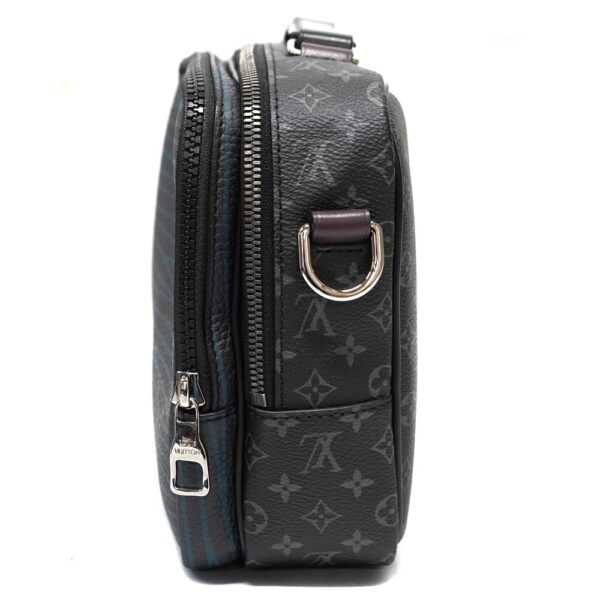 22 7692 3 Louis Vuitton Messenger Multi Pocket 2WAY Bag