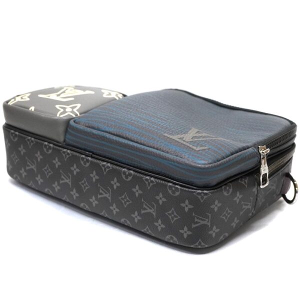 22 7692 6 Louis Vuitton Messenger Multi Pocket 2WAY Bag