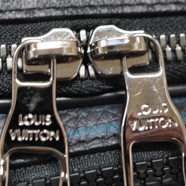 22 7692 9 Louis Vuitton Messenger Multi Pocket 2WAY Bag