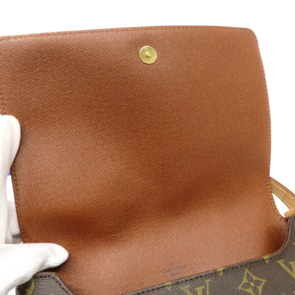 22038159 Louis Vuitton Musette Tango Short Shoulder Bag Monogram