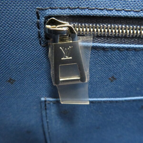 220803610 Louis Vuitton On the Go GM Handbag Escale Blue