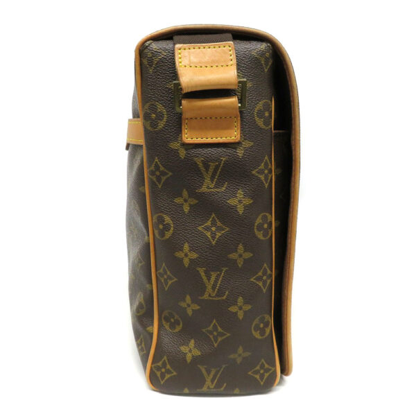 22087263 Louis Vuitton Aves Monogram Shoulder Bag Brown