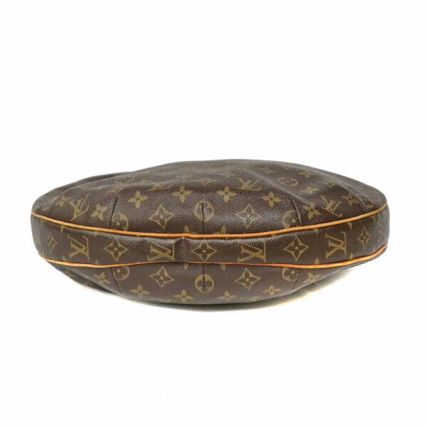 23 2231 4 Louis Vuitton Croissant MM Shoulder Bag