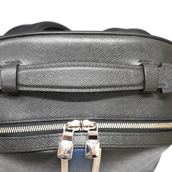 23 2422 7 Louis Vuitton Anton Rucksack Taiga Leather Gray White Blue