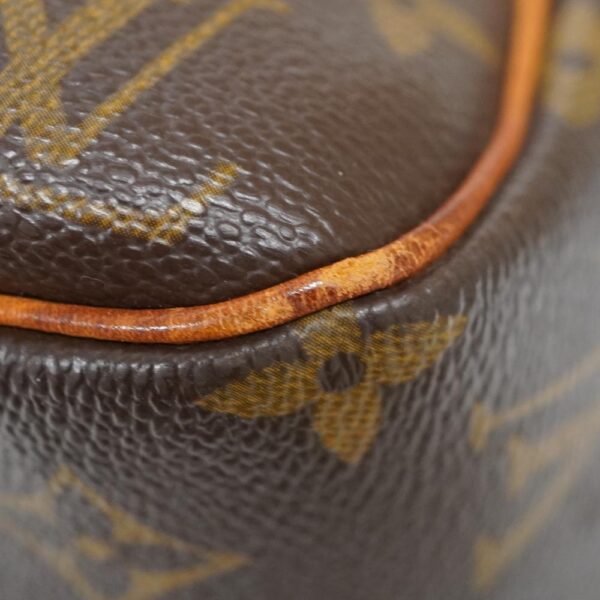 23 2572 10 Louis Vuitton Batignolles Horizontal Handbag Monogram Canvas Brown