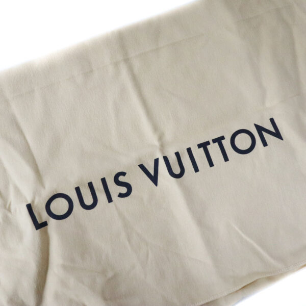 23 2865 12 Louis Vuitton Avenue Sling Body Bag