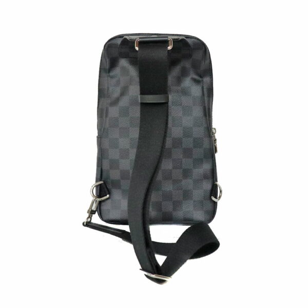 23 2865 3 Louis Vuitton Avenue Sling Body Bag