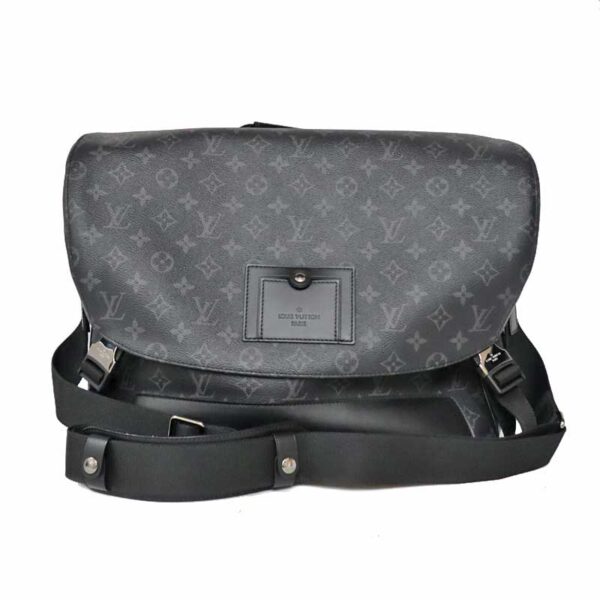 23 4102 1 Louis Vuitton Messenger Voyage MM Shoulder Bag