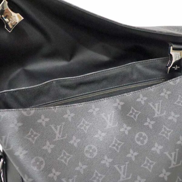 23 4102 13 Louis Vuitton Messenger Voyage MM Shoulder Bag