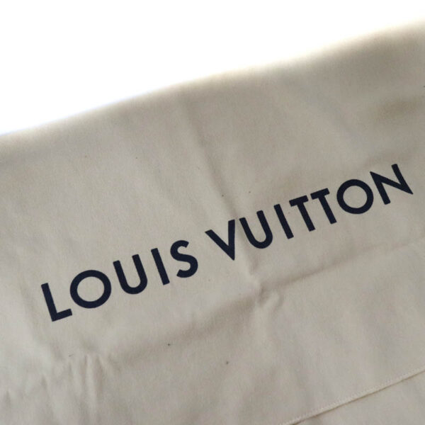 23 4399 12 Louis Vuitton On the Go MM LV Pillow Handbag