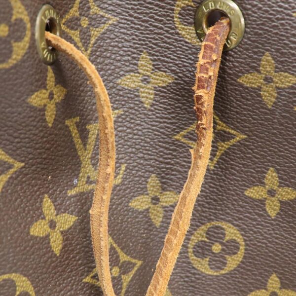 23 4436 11 Louis Vuitton Noe Shoulder Bag Monogram