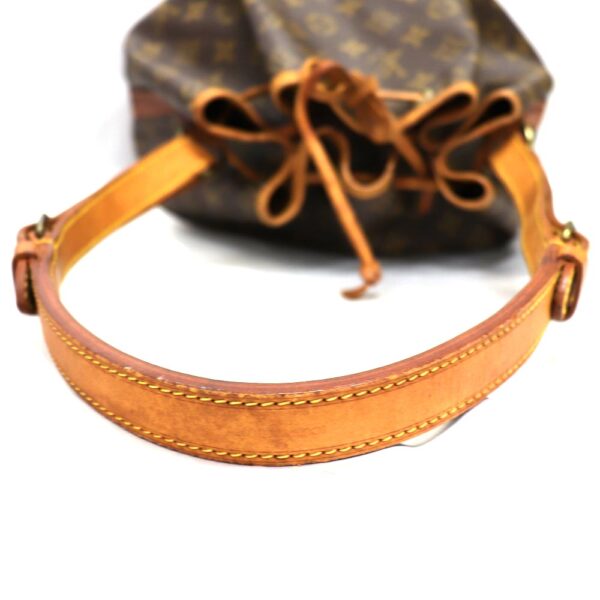 23 4436 8 Louis Vuitton Noe Shoulder Bag Monogram