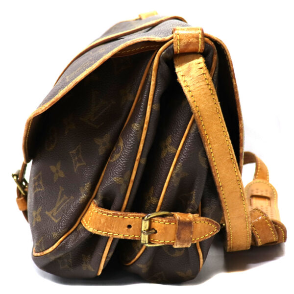 23 4572 4 Louis Vuitton Saumur Monogram Bag