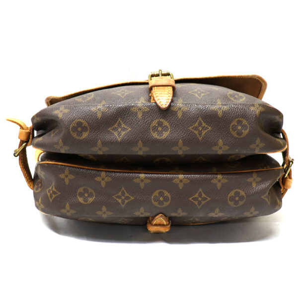 23 4572 5 Louis Vuitton Saumur Monogram Bag