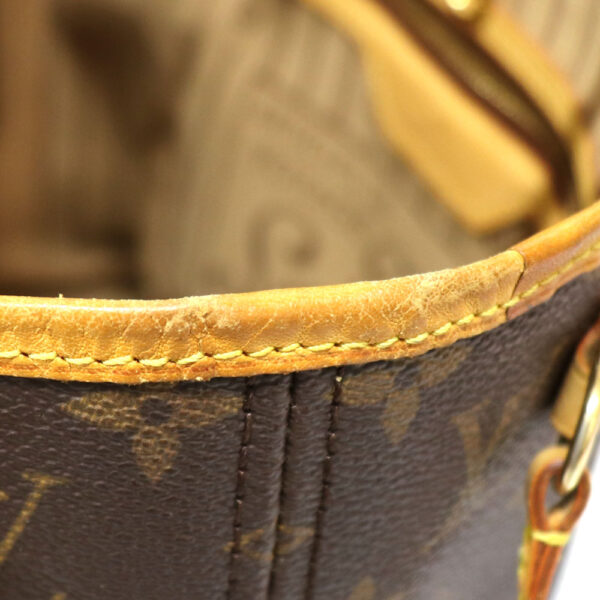 23 4920 12 Louis Vuitton Neverfull PM Tote Bag