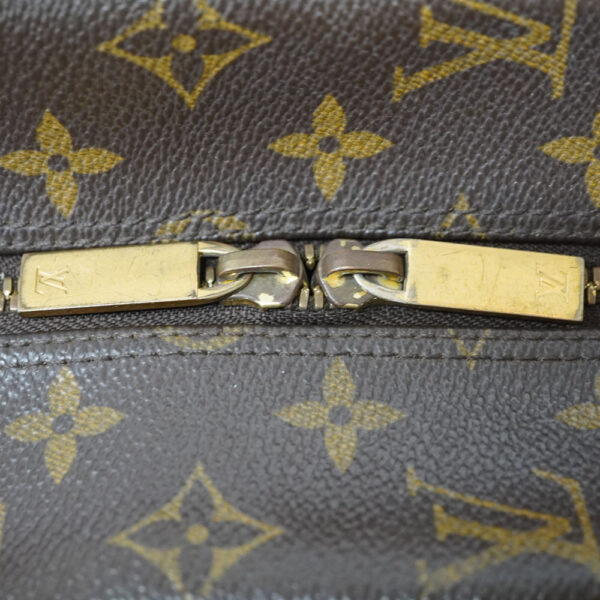 23 6107 11 Louis Vuitton Cité GM Shoulder Bag Monogram