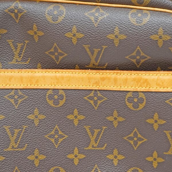 23 6429 10 Louis Vuitton Reporter GM Monogram Shoulder Bag