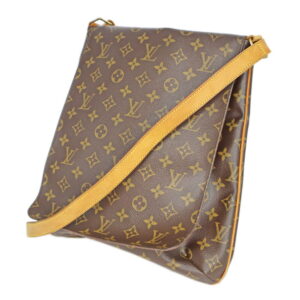 23 6842 Louis Vuitton Passy GM Bag