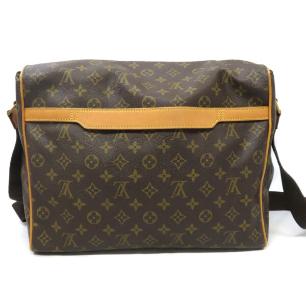 23 687102 Louis Vuitton Aves Monogram Shoulder Bag