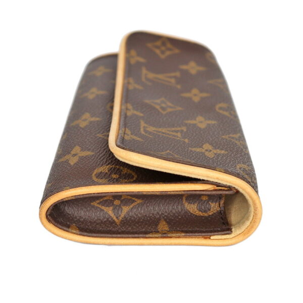 23 6946 3 Louis Vuitton Pochette Twin PM Monogram Shoulder Bag