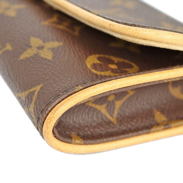 23 6946 6 Louis Vuitton Pochette Twin PM Monogram Shoulder Bag