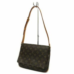 23 718901 Louis Vuitton Speedy 30 Boston Bag Epi Black