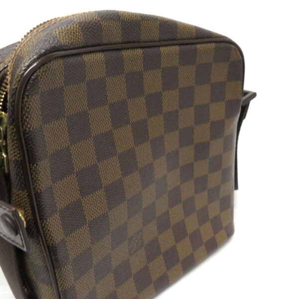 23 729512 Louis Vuitton Olaf PM Damier Shoulder Bag