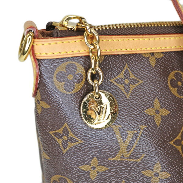 23 8526 08 Louis Vuitton Palermo PM Monogram Handbag