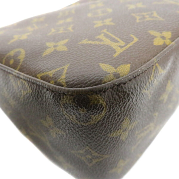 23032247 Louis Vuitton Looping MM Monogram Handbag