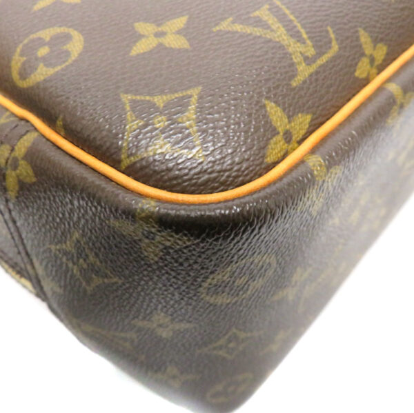 23038817 Louis Vuitton Deauville Monogram Handbag