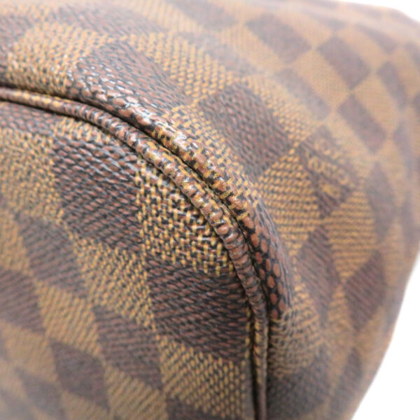 23050466 Louis Vuitton Neverfull MM Damier Tote Bag