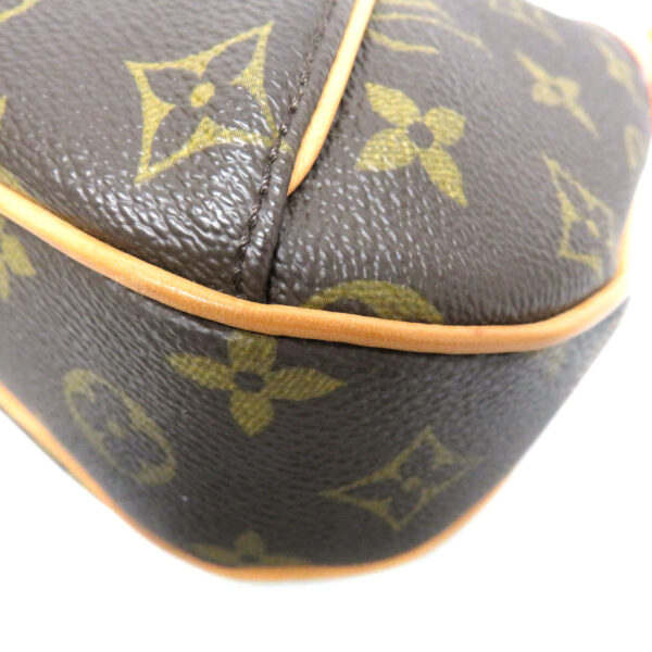 23053016 Louis Vuitton Thames PM Monogram Handbag