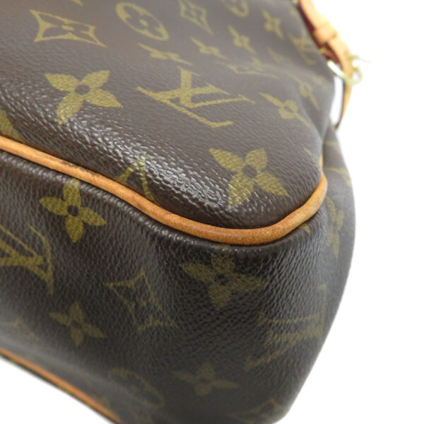 23059785 Louis Vuitton Batignolles Vertical Monogram Tote Bag