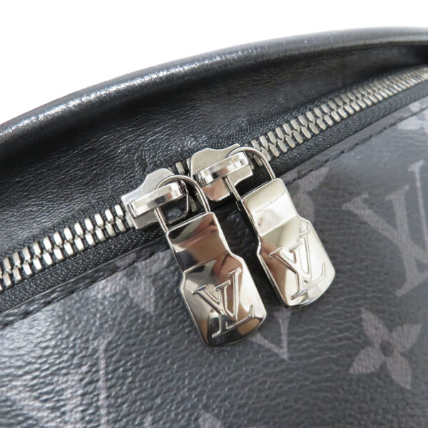 23063365 Louis Vuitton Discovery Bum Bag Monogram