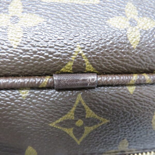 23065807 Louis Vuitton Porte Document Vertical Monogram