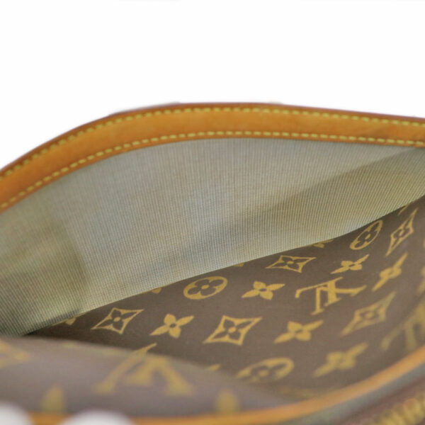 24 2179 11 Louis Vuitton Reporter PM Shoulder Bag Monogram