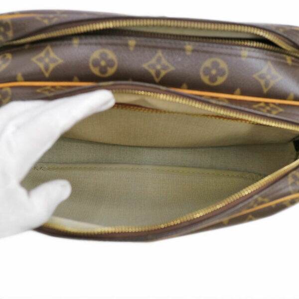 24 2179 8 Louis Vuitton Reporter PM Shoulder Bag Monogram