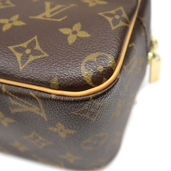 24 3214 4 Louis Vuitton Cite MM Bag