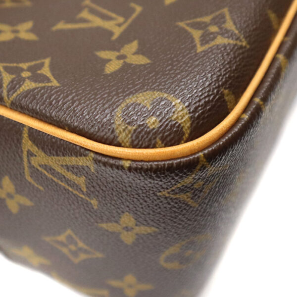 24 3214 5 Louis Vuitton Cite MM Bag