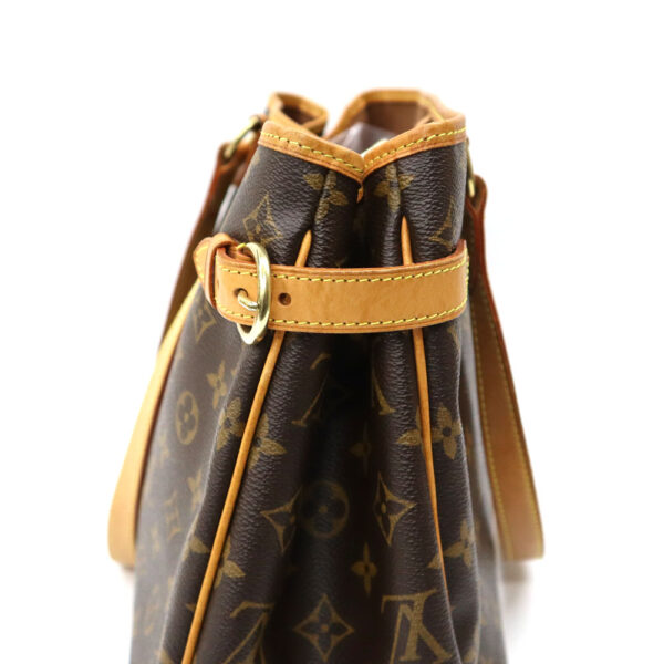 24 3689 8 Louis Vuitton Batignolles Horizontal Shoulder Bag Monogram