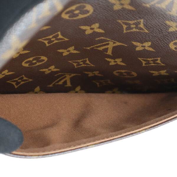 24 3806 12 Louis Vuitton Sologne Shoulder Bag Monogram Canvas