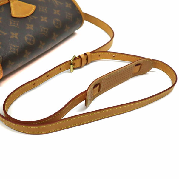 24 3806 5 Louis Vuitton Sologne Shoulder Bag Monogram Canvas